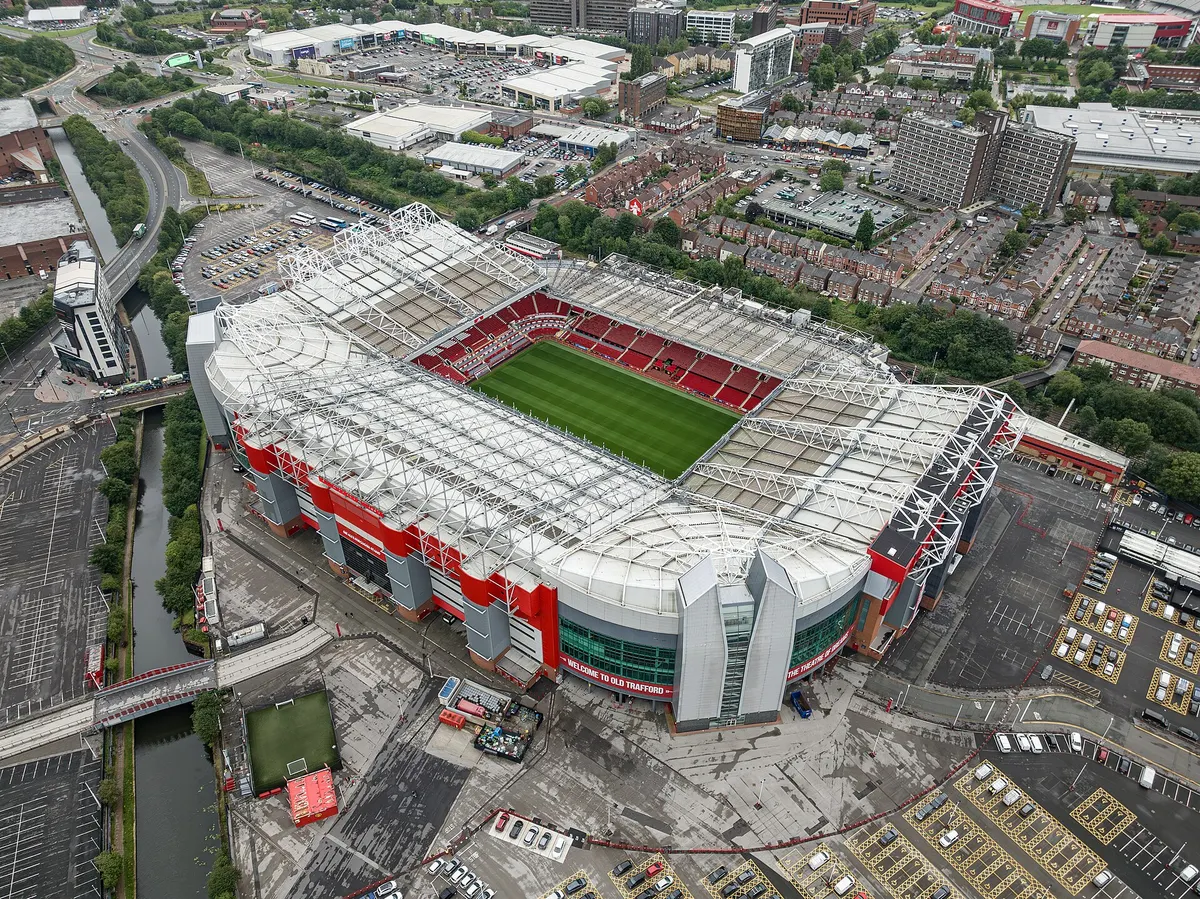 Toàn cảnh sân vận động Old Trafford của Man Utd nhìn từ trên cao